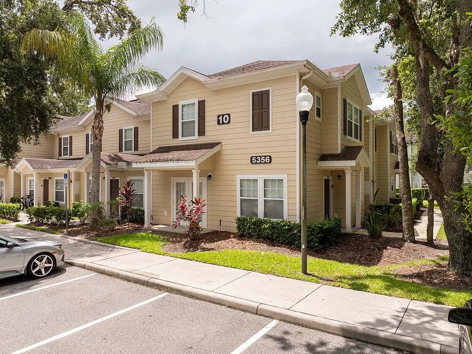 5356 Diplomat Ct #104