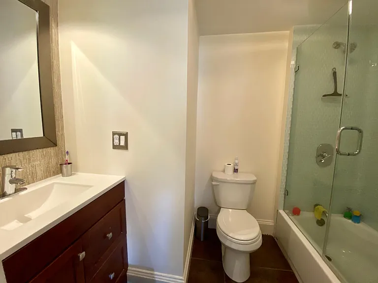 55 Eliot Cres #2 — Photo 16