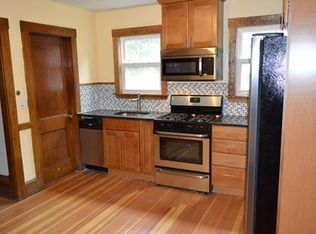 17 Arborough Rd FLOOR 2, Roslindale, MA 02131