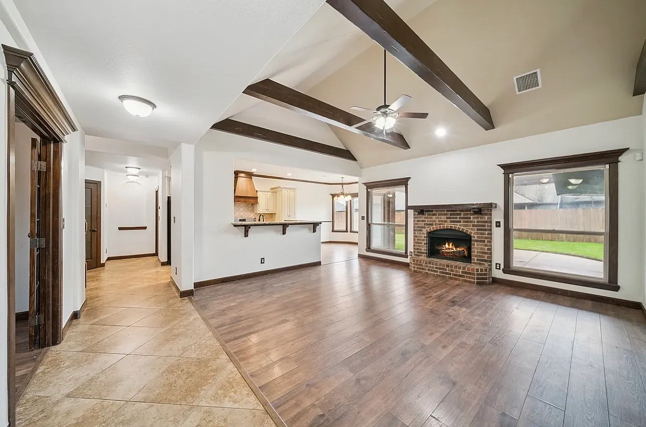 4 bed, 2602 sqft, $2,995 — Photo 3