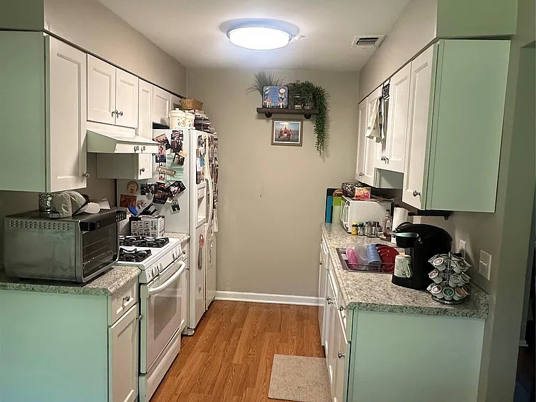 121 Villagegreen Ct — Photo 8