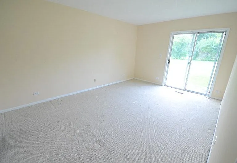 1050 Courtland Dr — Photo 8