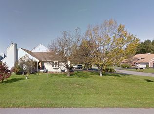 33 Commonwealth Dr, Glenmont, NY 12077