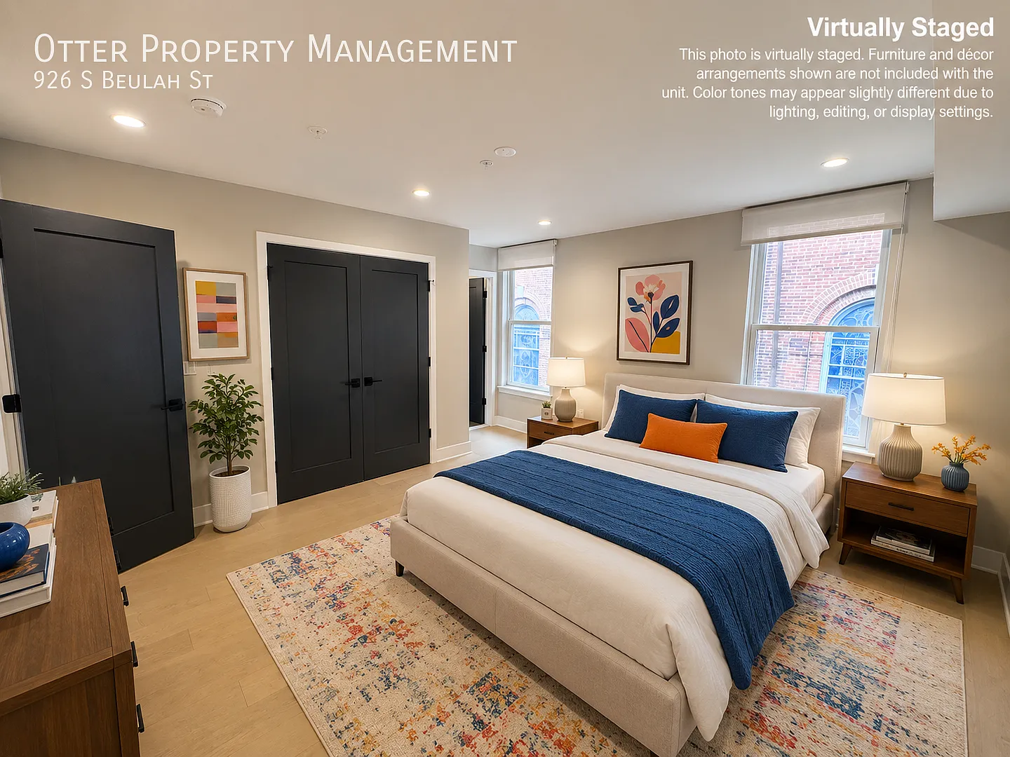 Spacious 4BR/5BA Home with Private Rooftop Deck & Fenced Patio — Photo 4