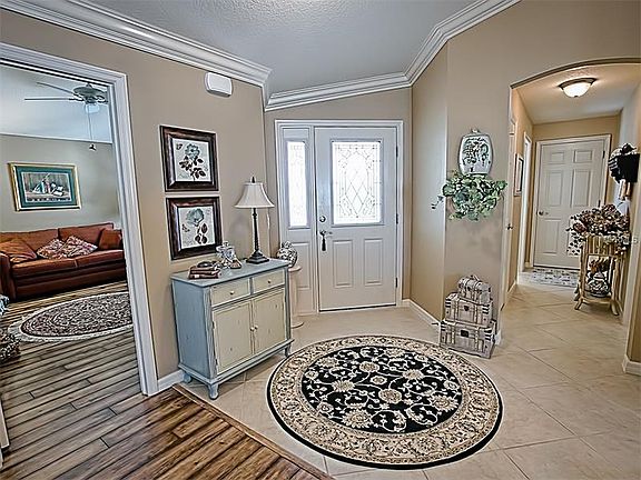 3rd image of 605 Bermudez Ct