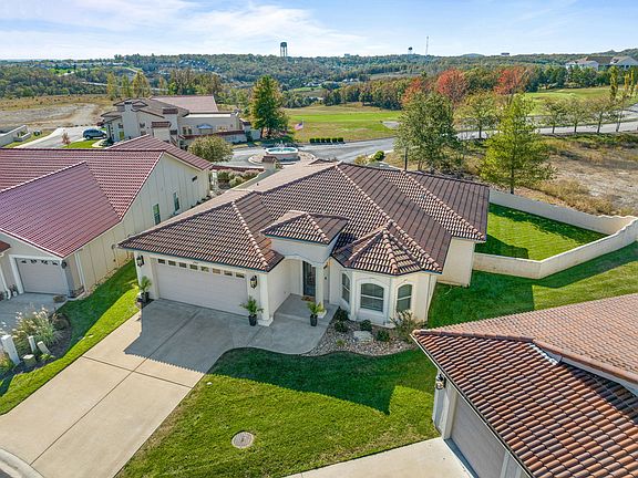3rd image of 290 Siena Boulevard