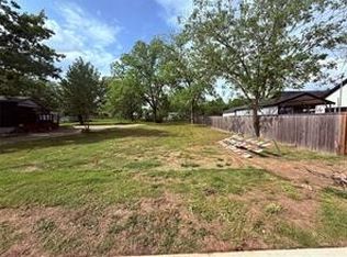 721 E Bullock St, Denison, TX 75021