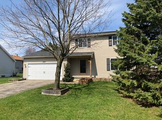 9068 Wildwood Lake Dr, Whitmore Lake, MI 48189
