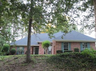 203 Brookwood Dr, Vicksburg, MS 39183