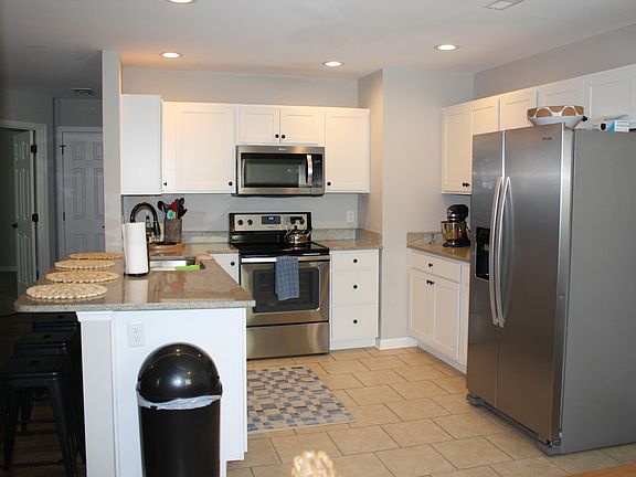 3rd image of 451 Southern Cross Dr
