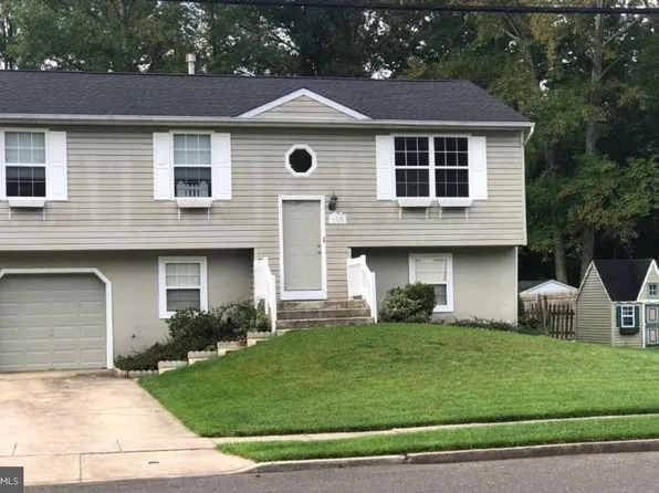 1008 Brown Ln, Clayton, NJ 08312