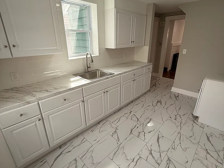 10 Glen Rd — Photo 10