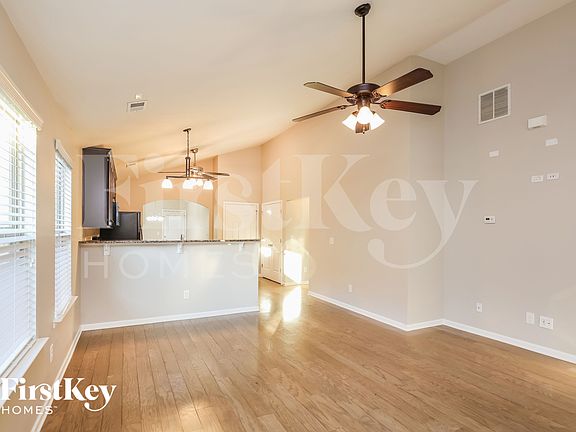 4th image of 405 Parkstone Dr