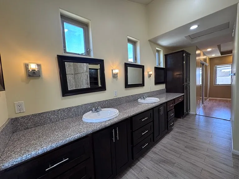 1120 Stanley Ave — Photo 23
