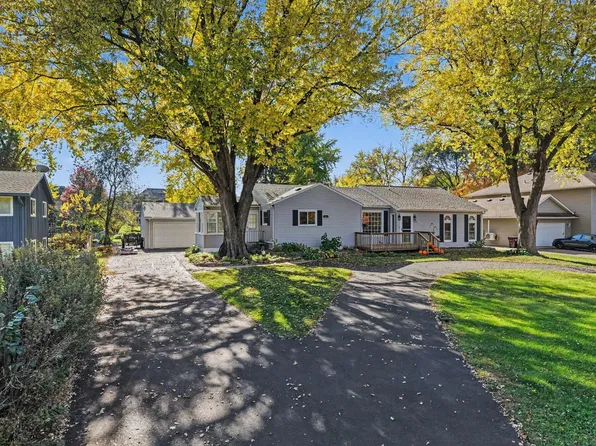 832 Wagon Wheel Trl, Mendota Heights, MN 55120