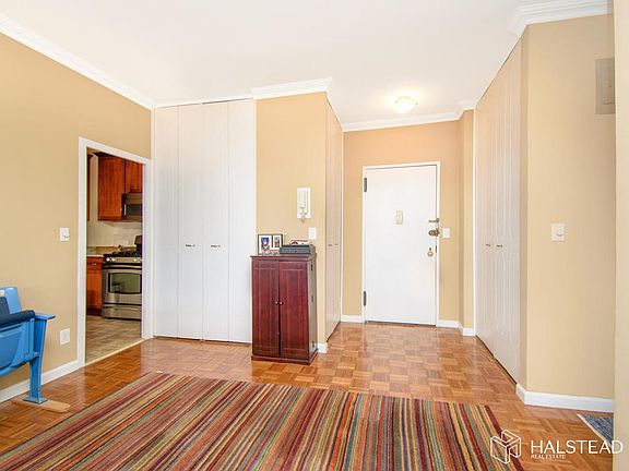 2nd image of 555 Kappock St APT 3S