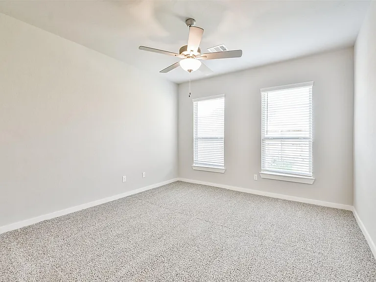 9800 Grosbeak Ln — Photo 13