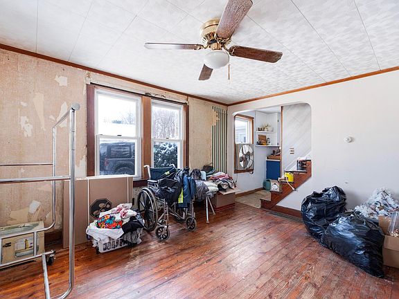 4th image of 26501 Rock St