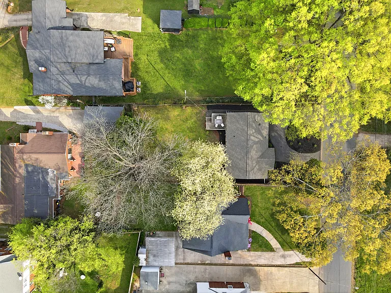 1642 Washington Ave — Photo 45