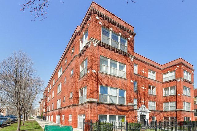 1st image of 3642 W Leland Ave #302
