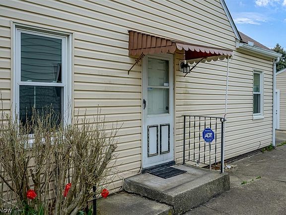 3rd image of 819 E Archwood Ave