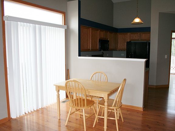3rd image of 2126 Rebecca Cir