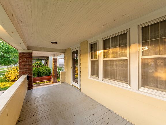 4th image of 845 Highland Ave
