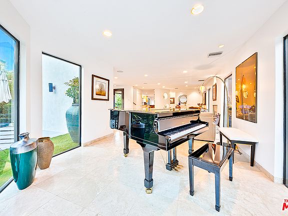 9621 Royalton Dr, Beverly Hills, CA 90210 | Zillow