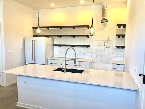 5th image of 6607 North Ave #1
