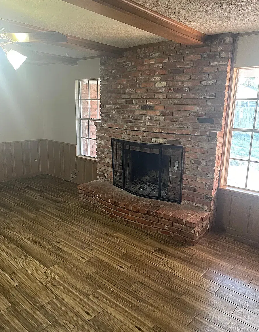 3 bed, 2115 sqft, $1,975 — Photo 3