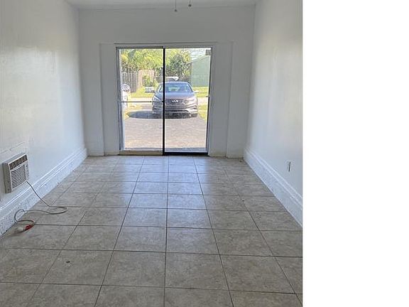 2nd image of 611 SW 83rd Ave