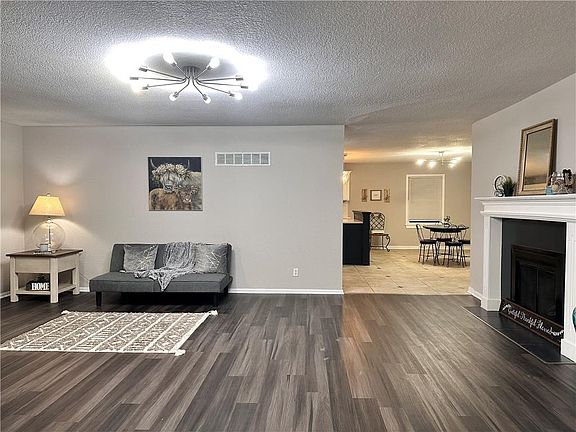 4th image of 13201 Grand Ave
