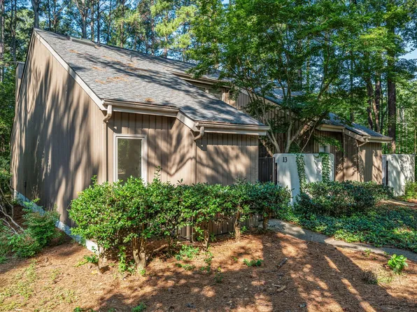13 Vauxhall Pl, Chapel Hill, NC 27517