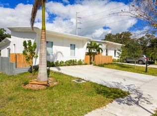 2207 Charleston St, Hollywood, FL 33020