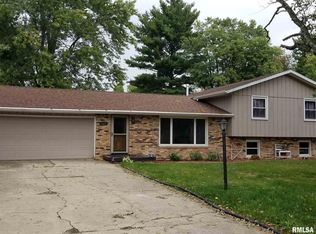 117 Poplar St, Canton, IL 61520