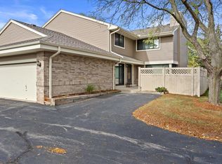 14068 W Tiffany Pl, New Berlin, WI 53151