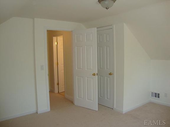 4th image of 2790 Quinlan St