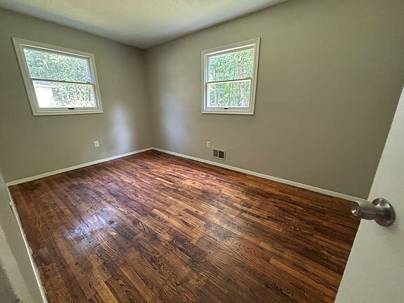3rd image of 3120 Richmond Ave