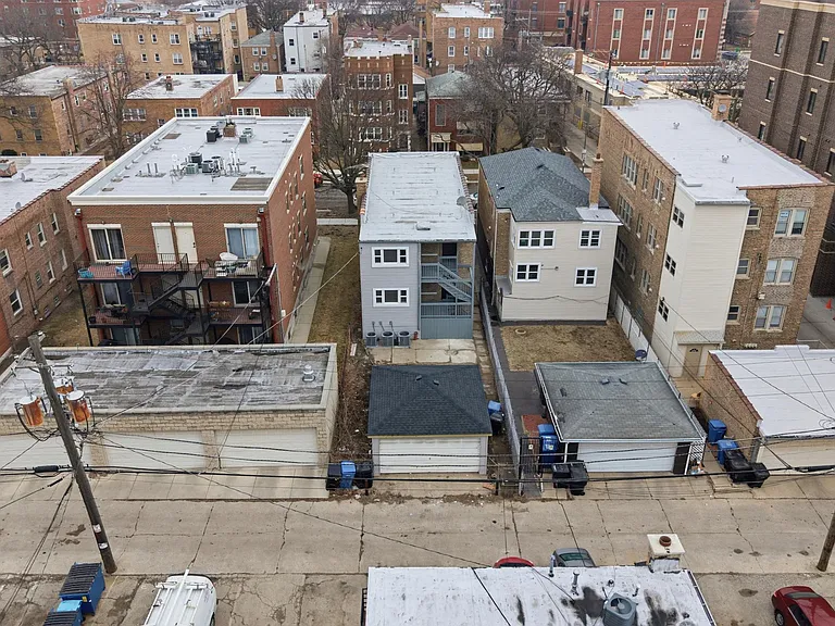2521 W Farragut Ave #2 — Photo 9
