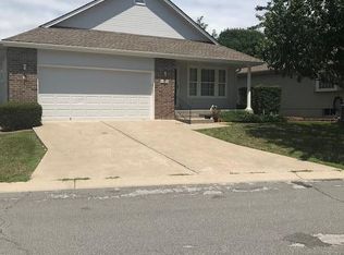 1032 SW 8th St, Lees Summit, MO 64081