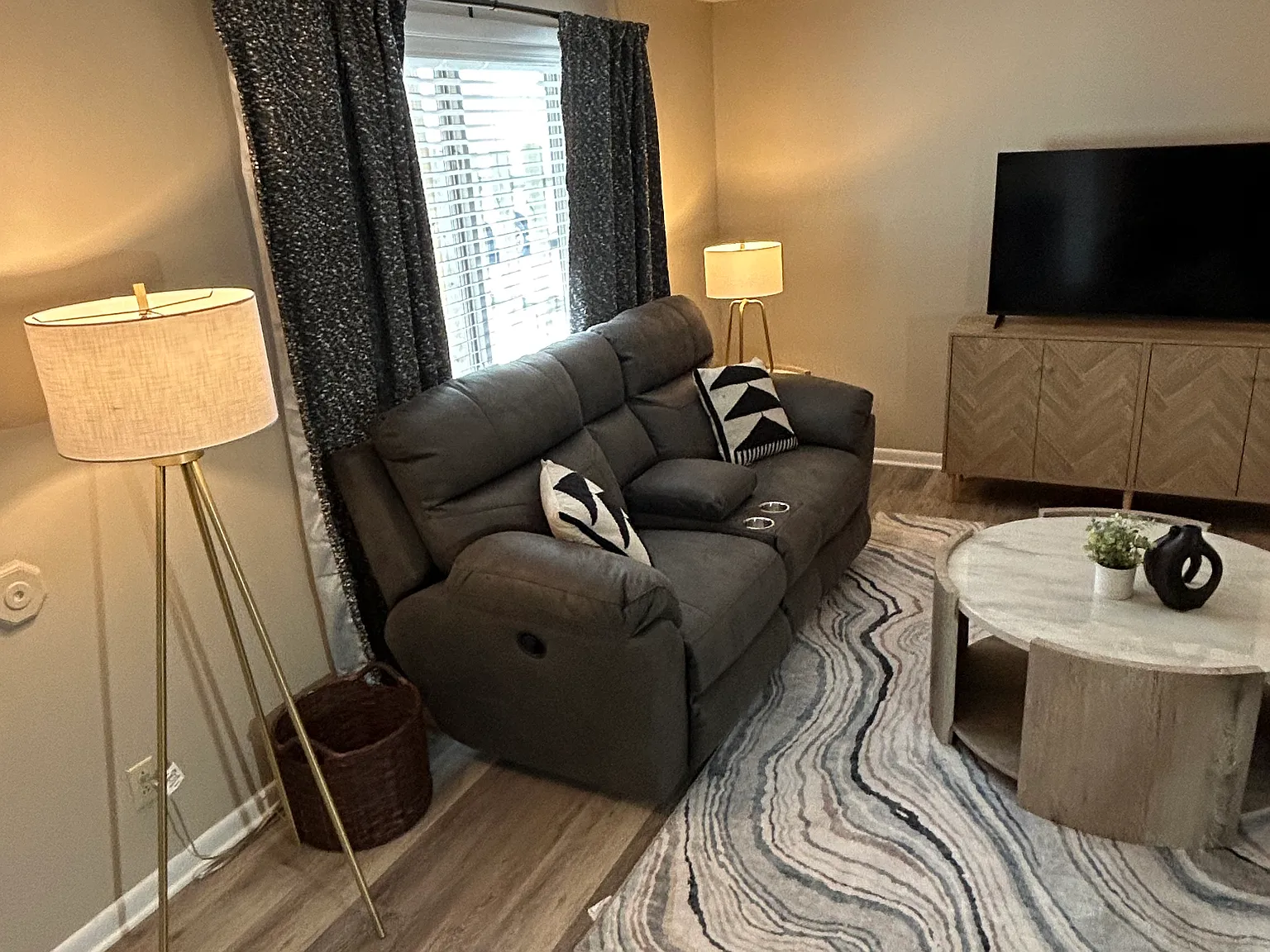 2 bed, 1.5 bath, 1200 sqft, $1,700 — Photo 4