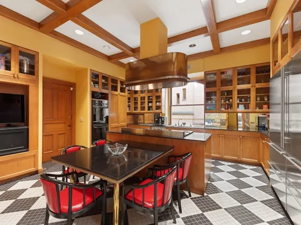 1 West 72nd Street image 10 of 15