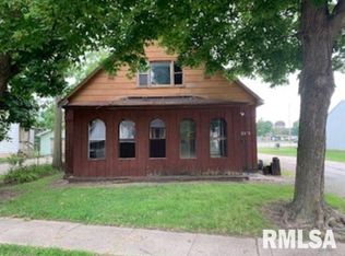 2215 N 15th St, Springfield, IL 62702