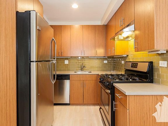 4th image of 3709-11 N Wilton Ave #37093
