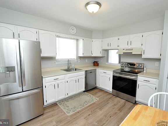 5th image of 5 Fairfax Dr