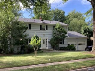 50 Taylor Dr, Closter, NJ 07624