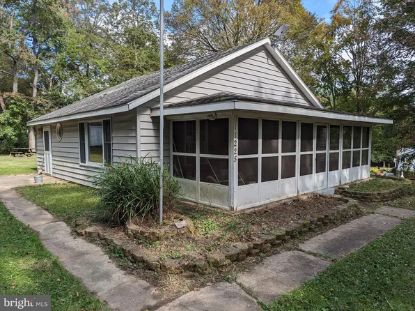 11225 Arbutus Ave, Bradshaw, MD 21087