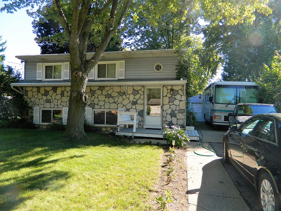 2nd image of 116 N Corbin St