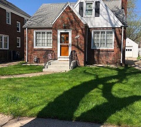 2nd image of 210 Capen Blvd