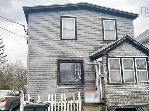 80 Swan St, Sydney, NS B1N 2L8